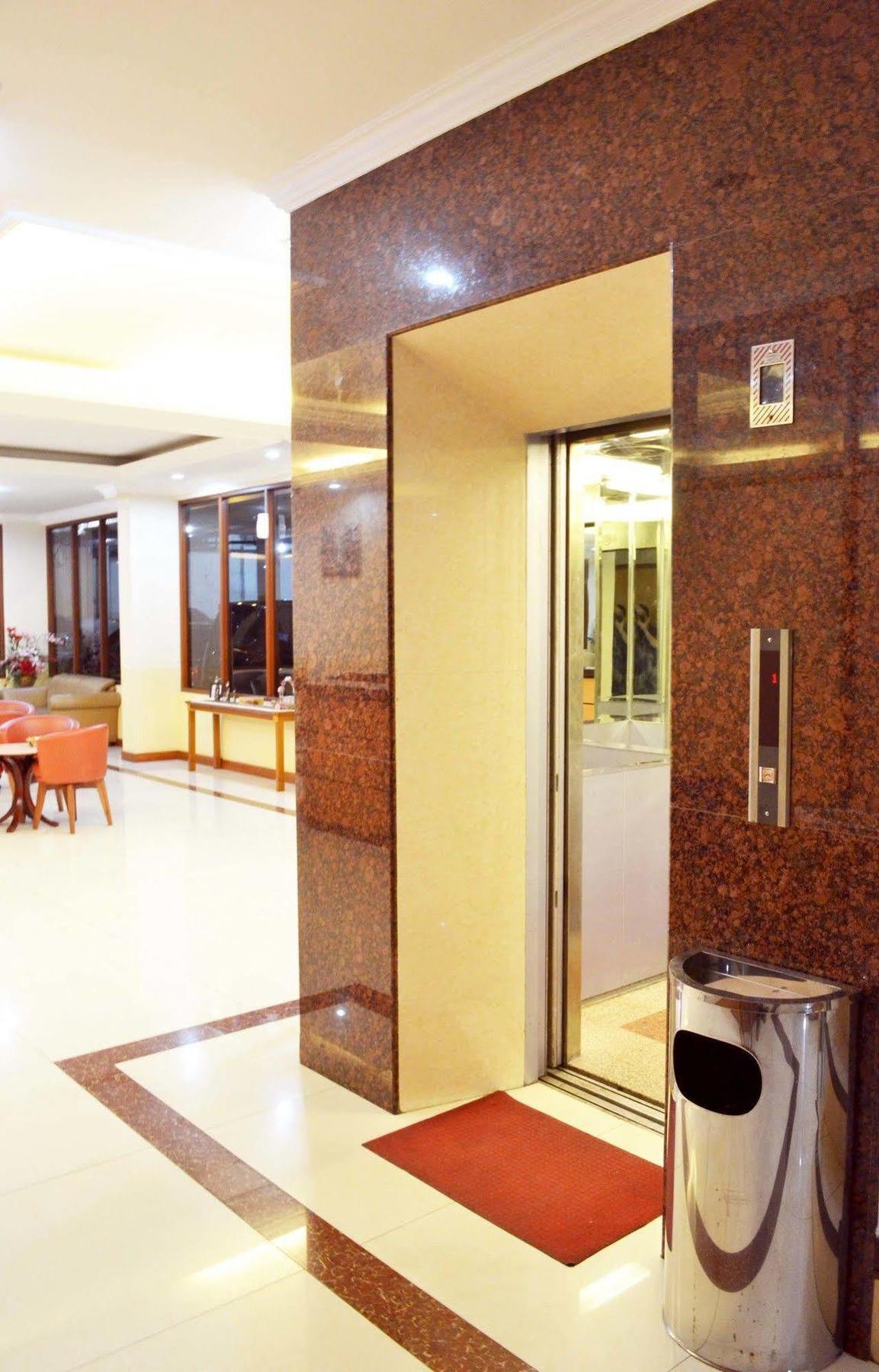 Newton Residence Τζακάρτα Εξωτερικό φωτογραφία